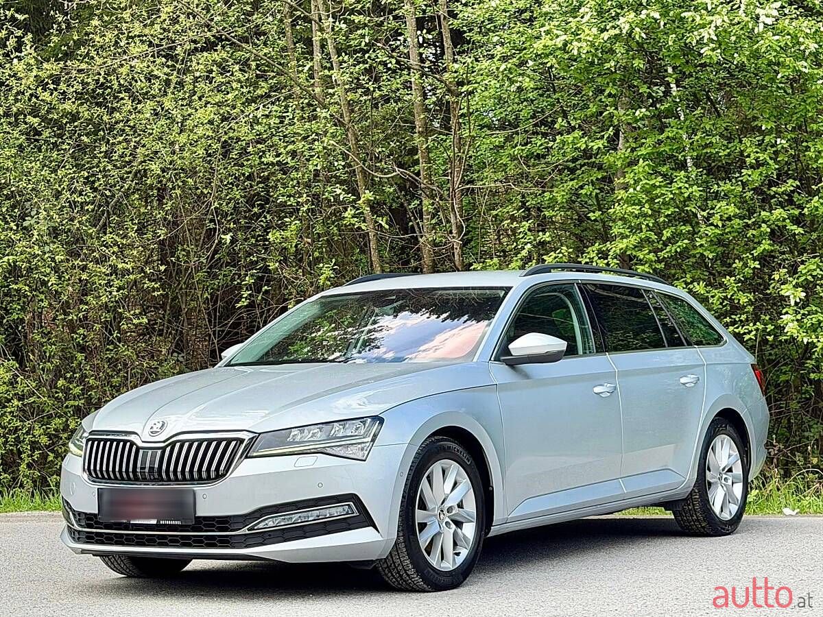 2022' Skoda Superb photo #2