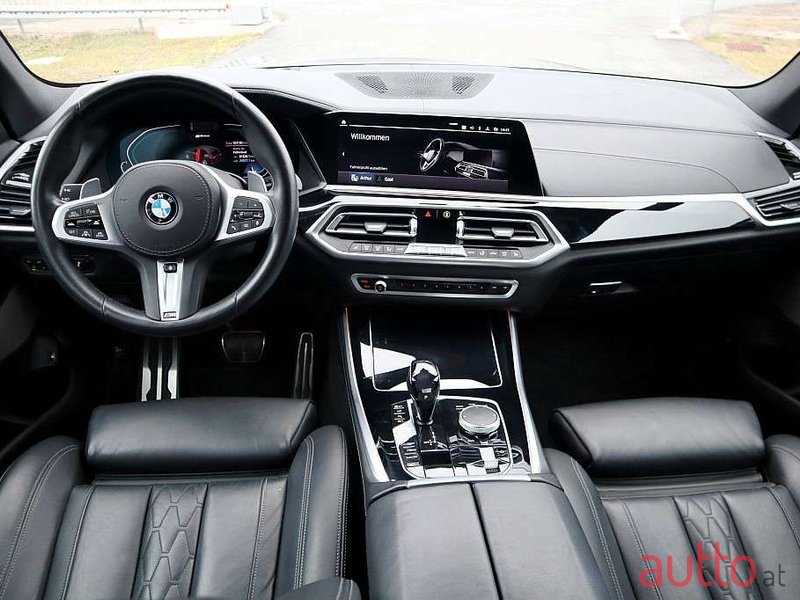 2020' BMW X5 photo #5