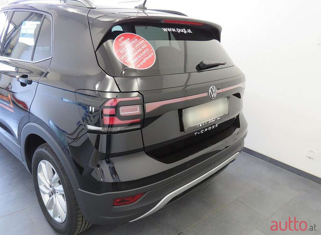 2023' Volkswagen T-Cross photo #3