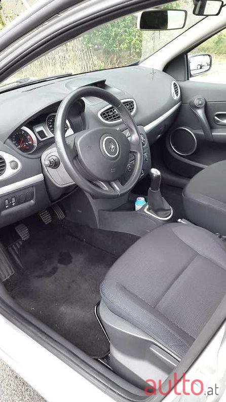 2006' Renault Clio photo #2