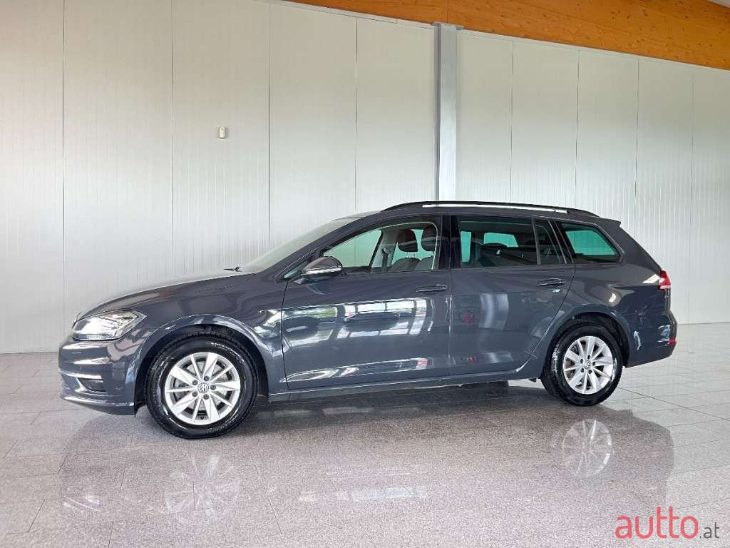 2019' Volkswagen Golf photo #1