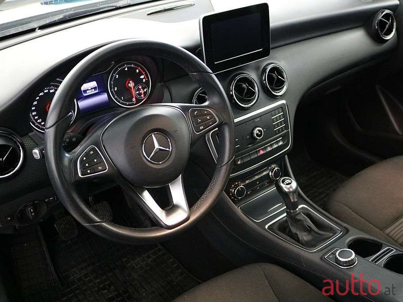 2018' Mercedes-Benz A-Klasse photo #6