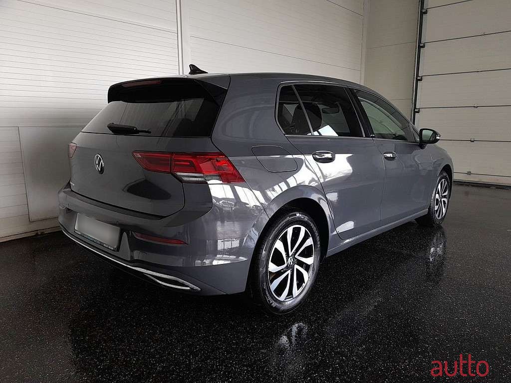 2022' Volkswagen Golf photo #2