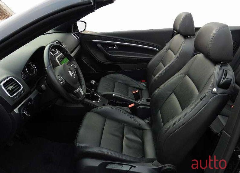 2013' Volkswagen Eos photo #2