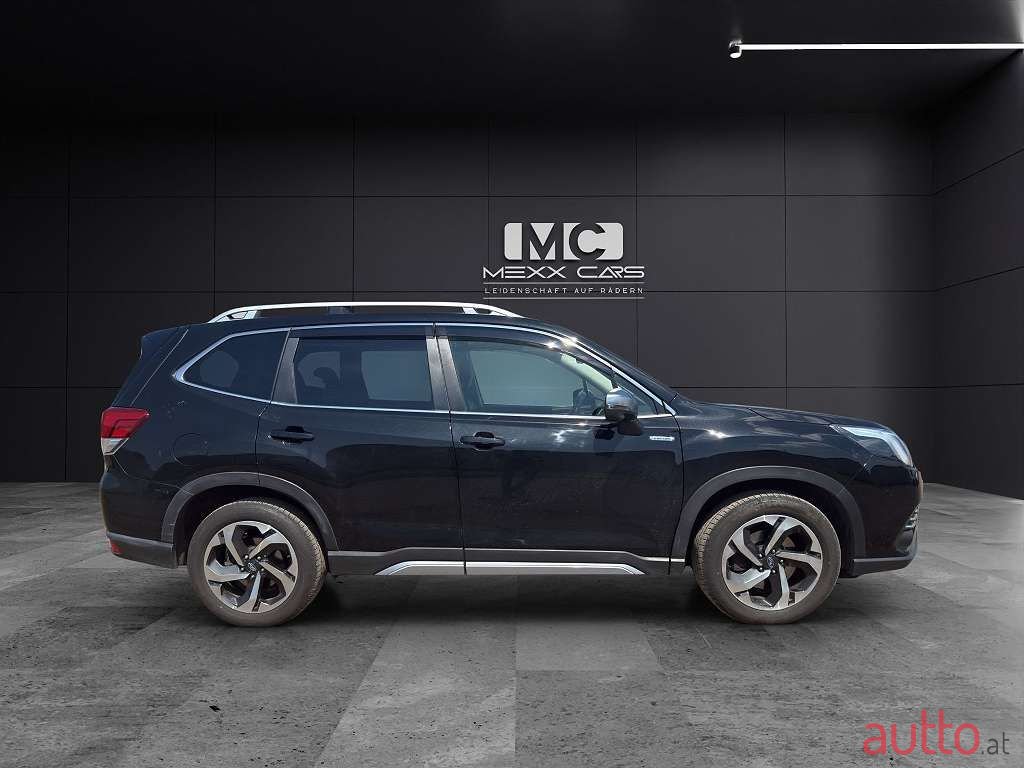 2023' Subaru Forester photo #6