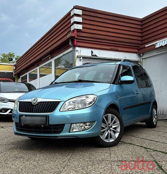 2011' Skoda Roomster photo #1