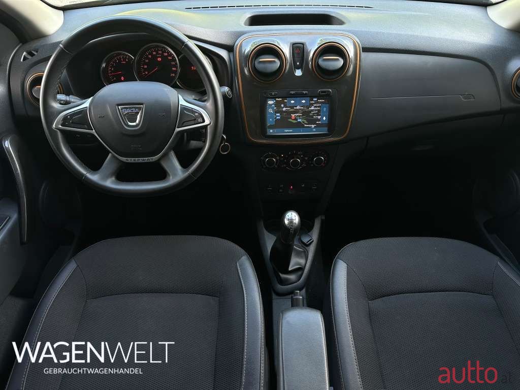 2017' Dacia Sandero photo #3