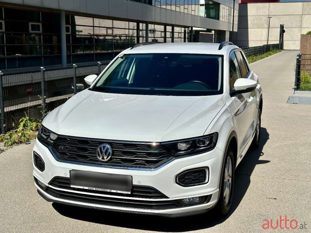 2019' Volkswagen T-Roc photo #1