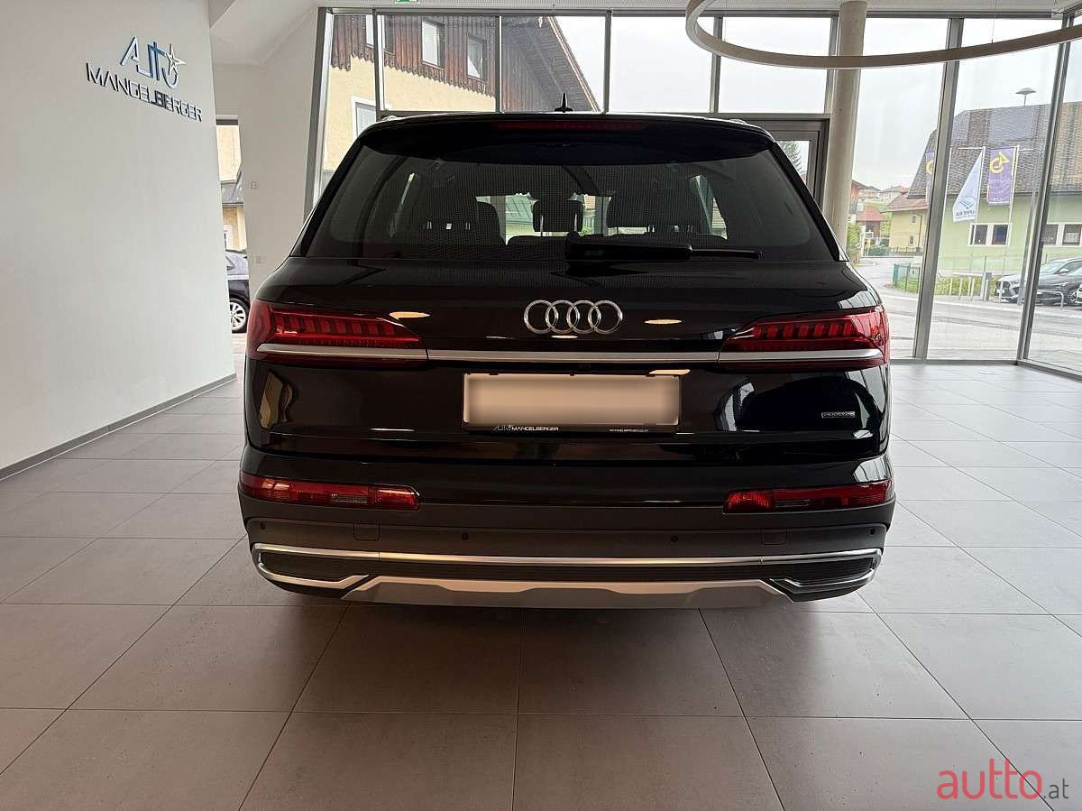 2021' Audi Q7 photo #4