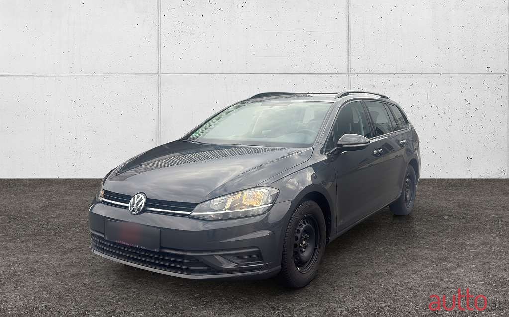 2019' Volkswagen Golf photo #1