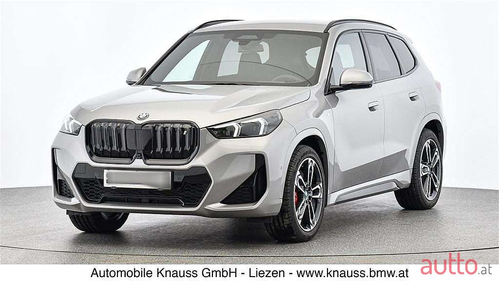 2023' BMW iX1 photo #1