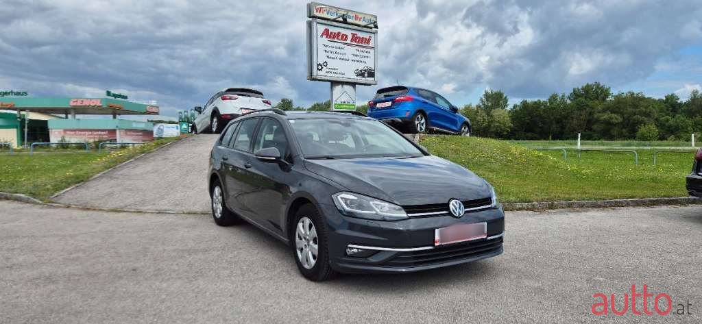 2018' Volkswagen Golf photo #1