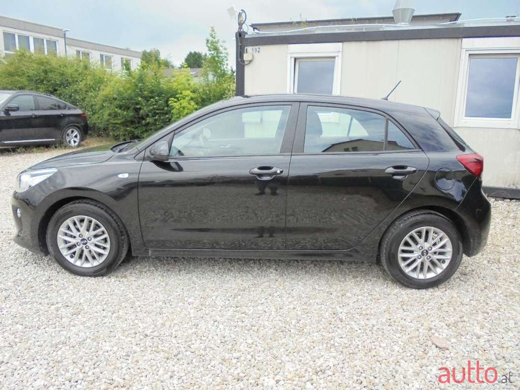 2017' Kia Rio photo #2