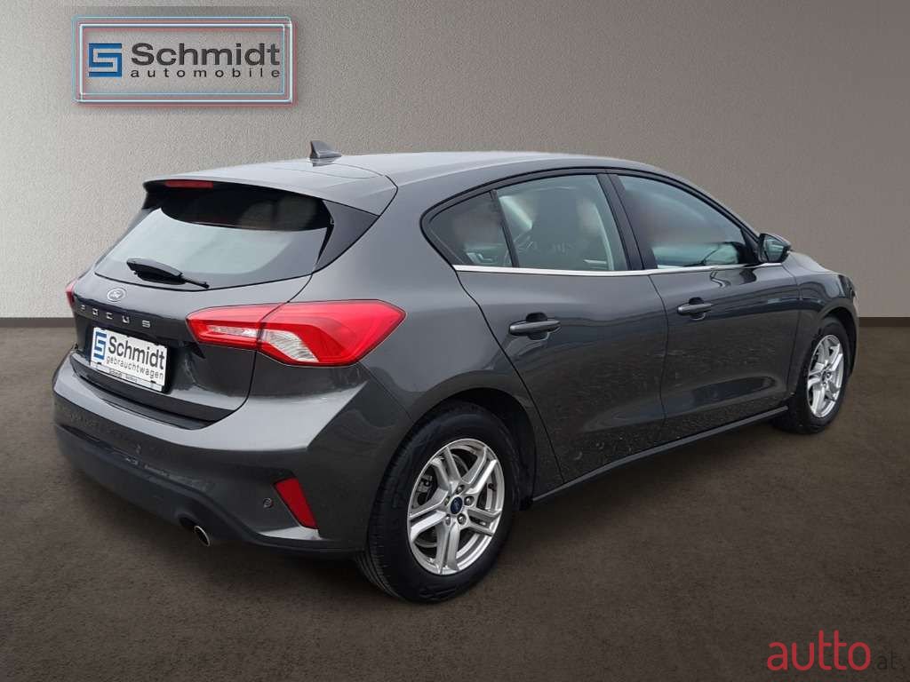 2020' Ford Focus photo #2