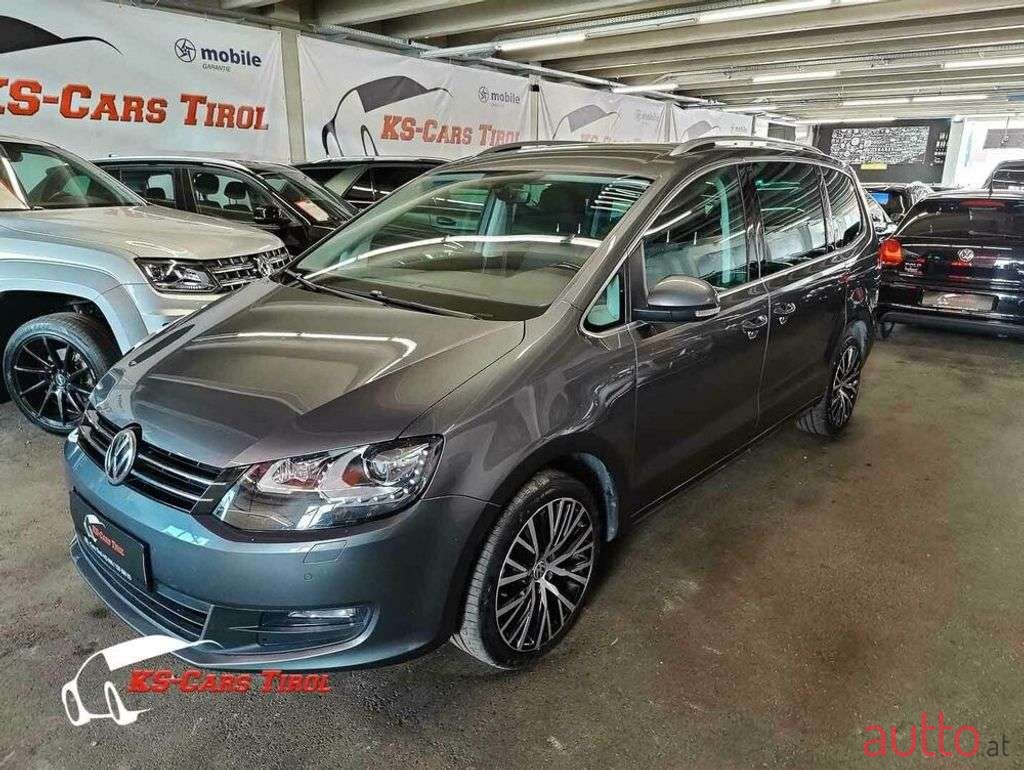2017' Volkswagen Sharan photo #3
