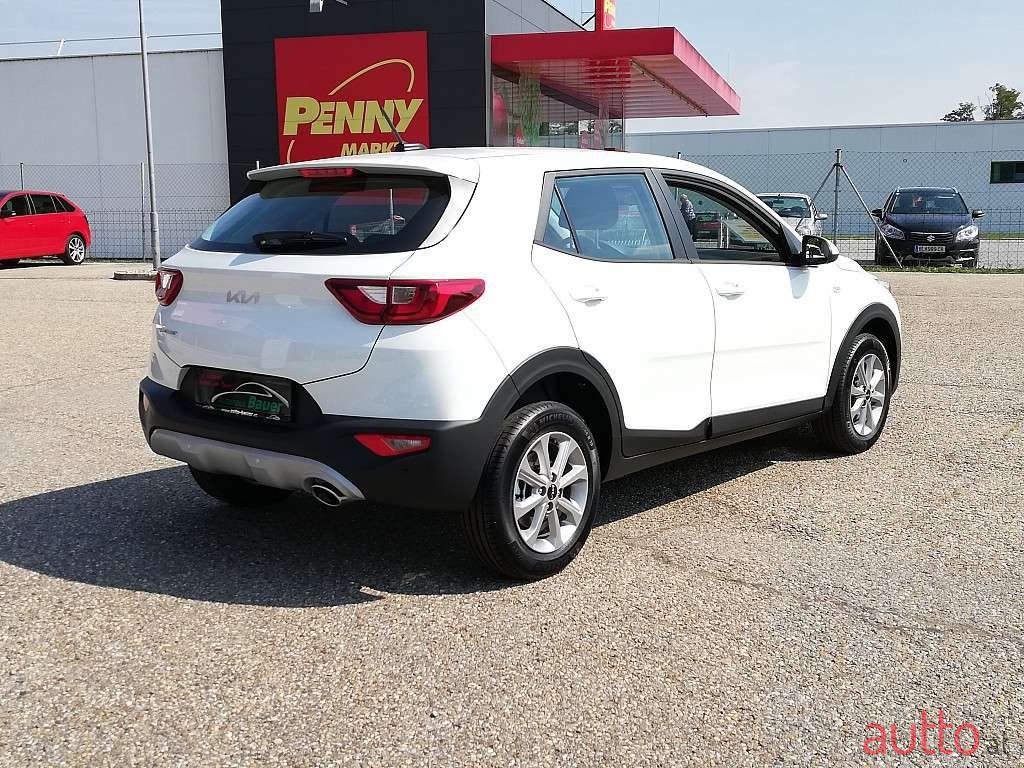 2022' Kia Stonic photo #2
