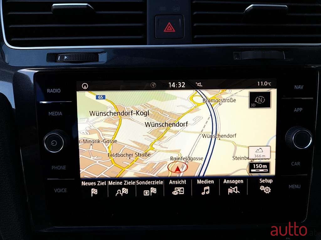 2019' Volkswagen Golf photo #4