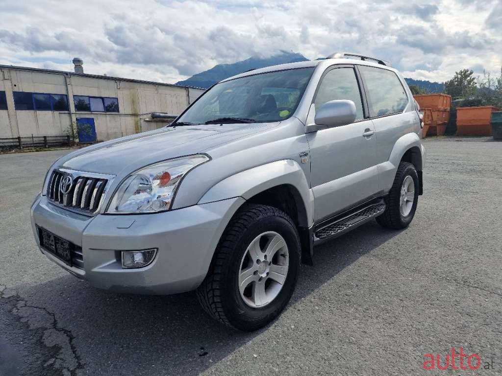 2004' Toyota Land Cruiser photo #3