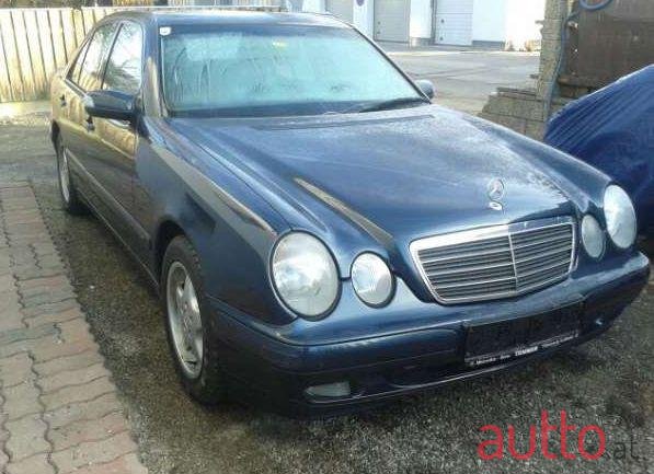 2001' Mercedes-Benz E-Klasse photo #2