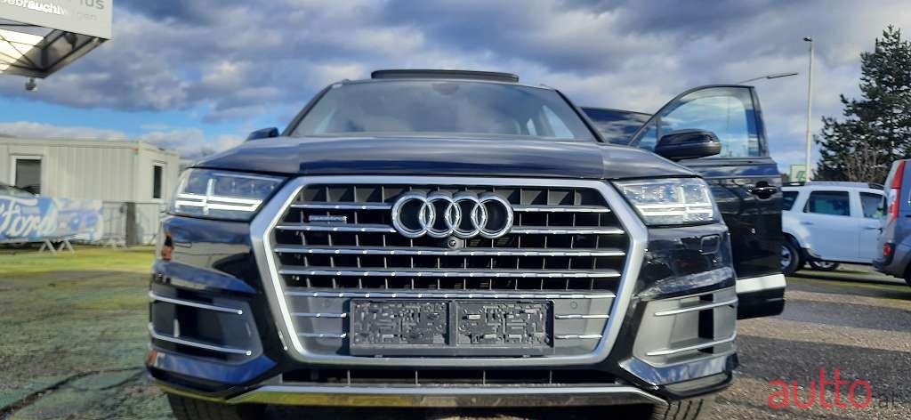 2015' Audi Q7 photo #4
