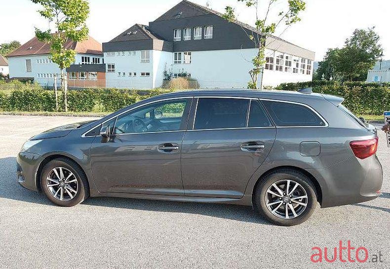 2016' Toyota Avensis photo #1