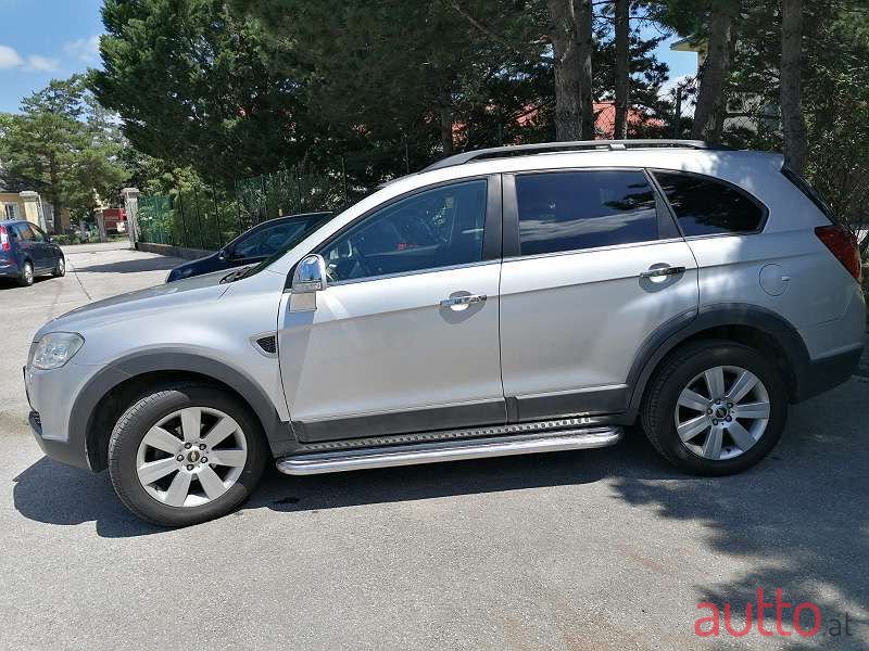 2009' Chevrolet Captiva photo #3