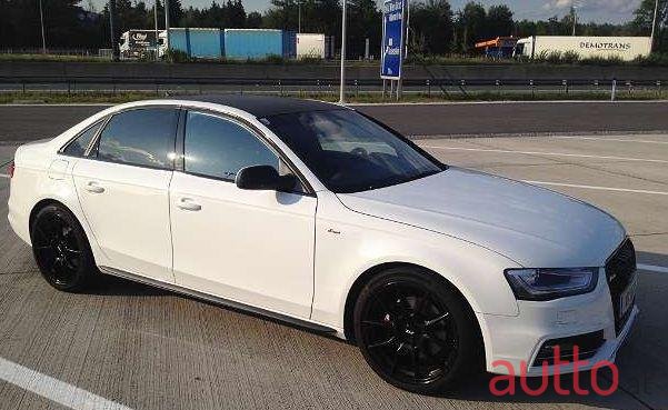 2012' Audi A4 photo #1
