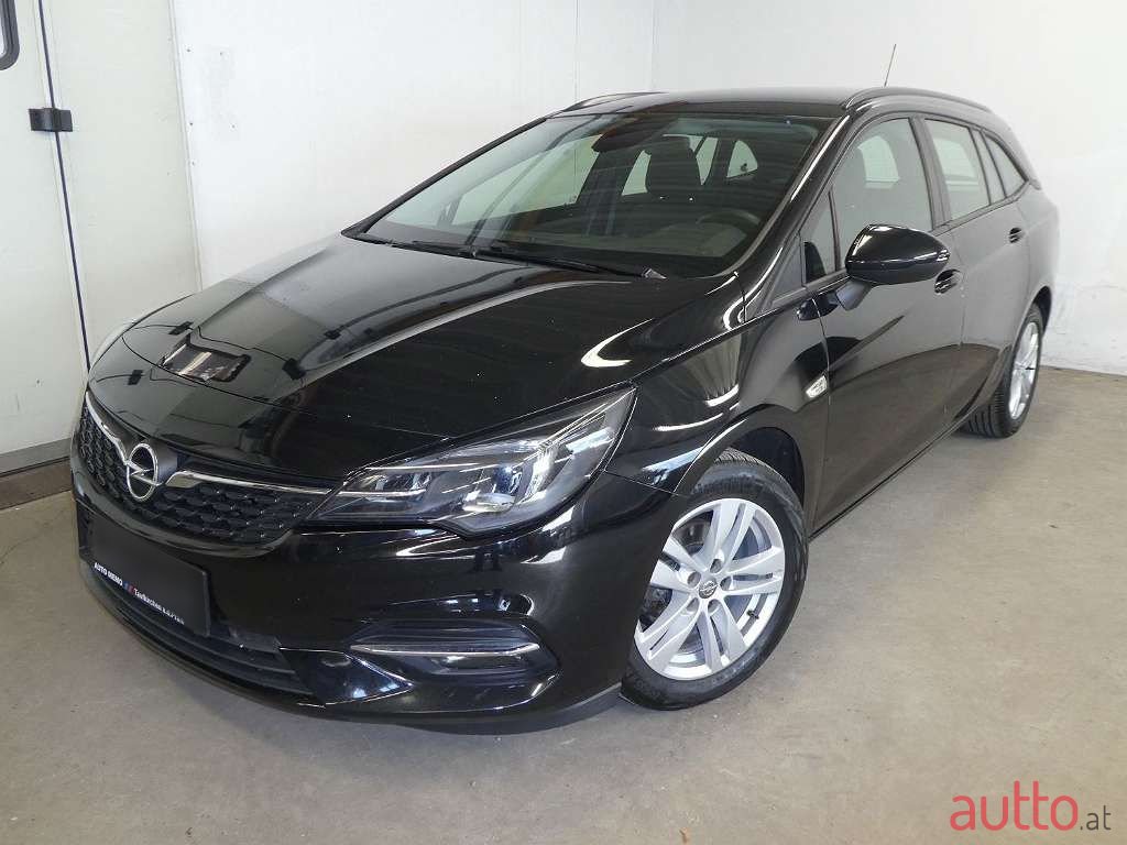 2020' Opel Astra photo #1