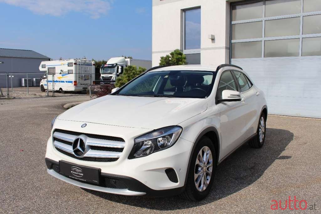 2015' Mercedes-Benz Gla-Klasse photo #1