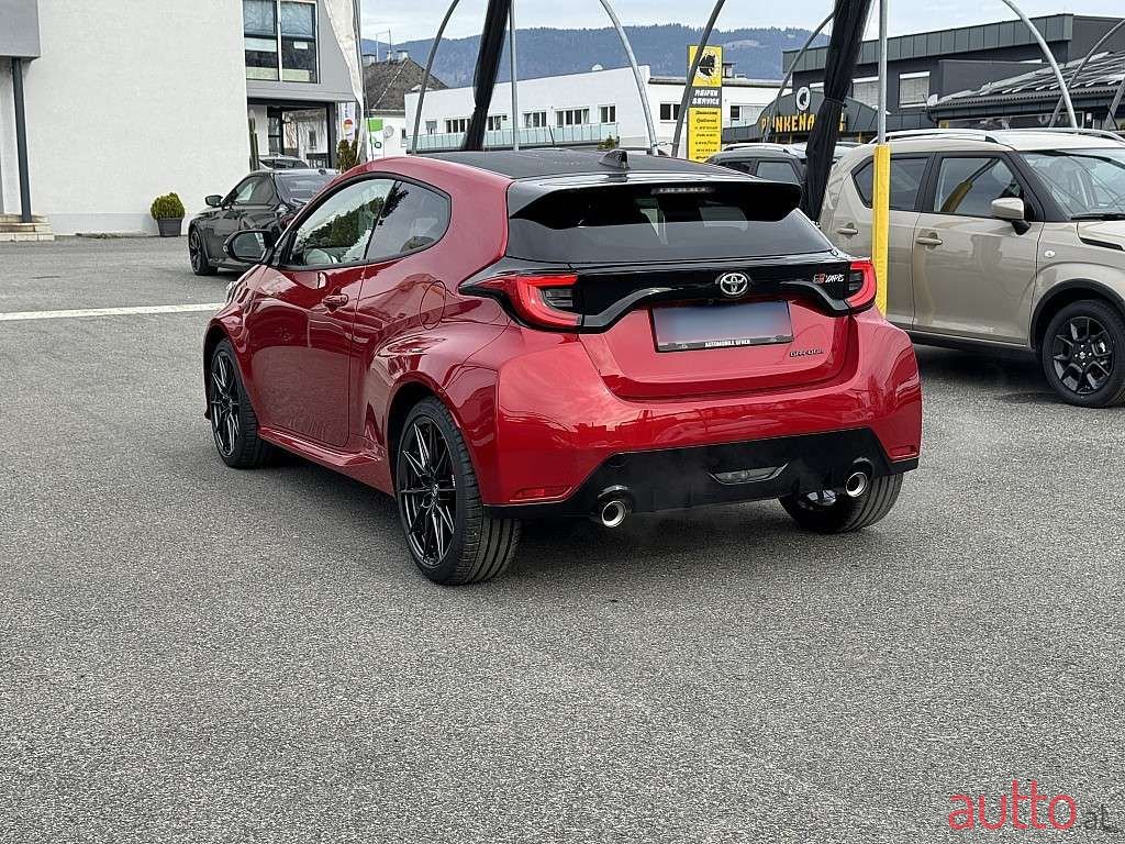 2023' Toyota Yaris photo #6