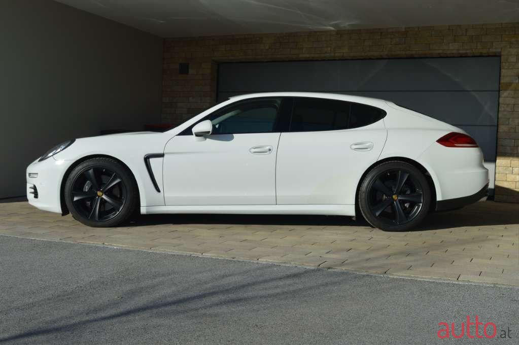 2014' Porsche Panamera photo #3