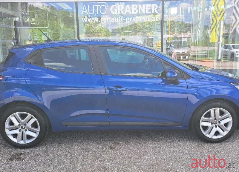 2021' Renault Clio photo #5
