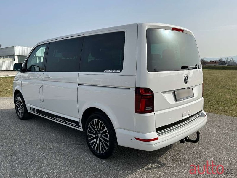 2020' Volkswagen Multivan photo #6