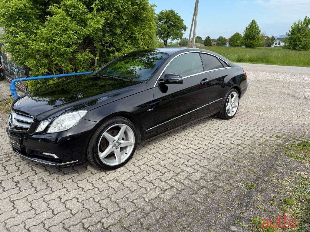 2010' Mercedes-Benz E-Klasse photo #3