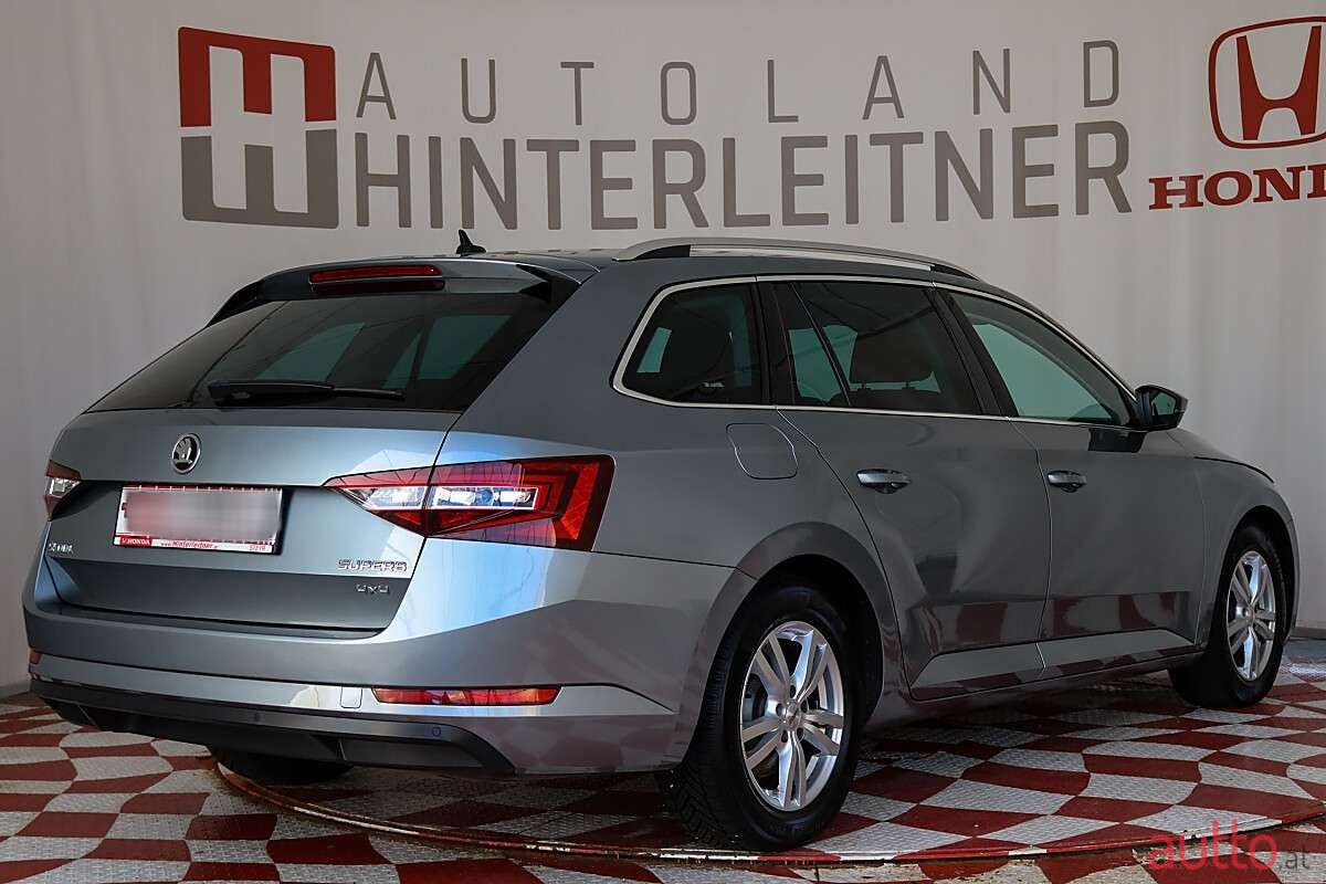2017' Skoda Superb photo #2