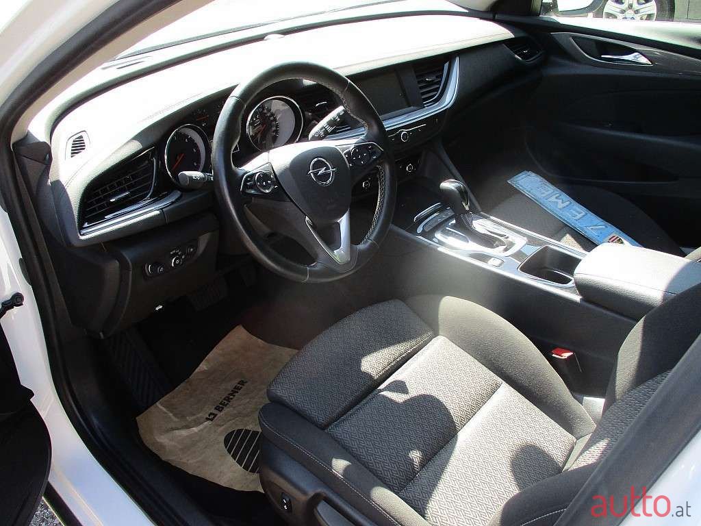 2018' Opel Insignia photo #5
