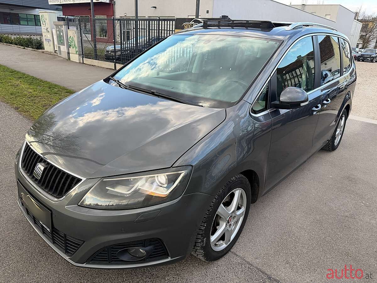 2011' SEAT Alhambra photo #3