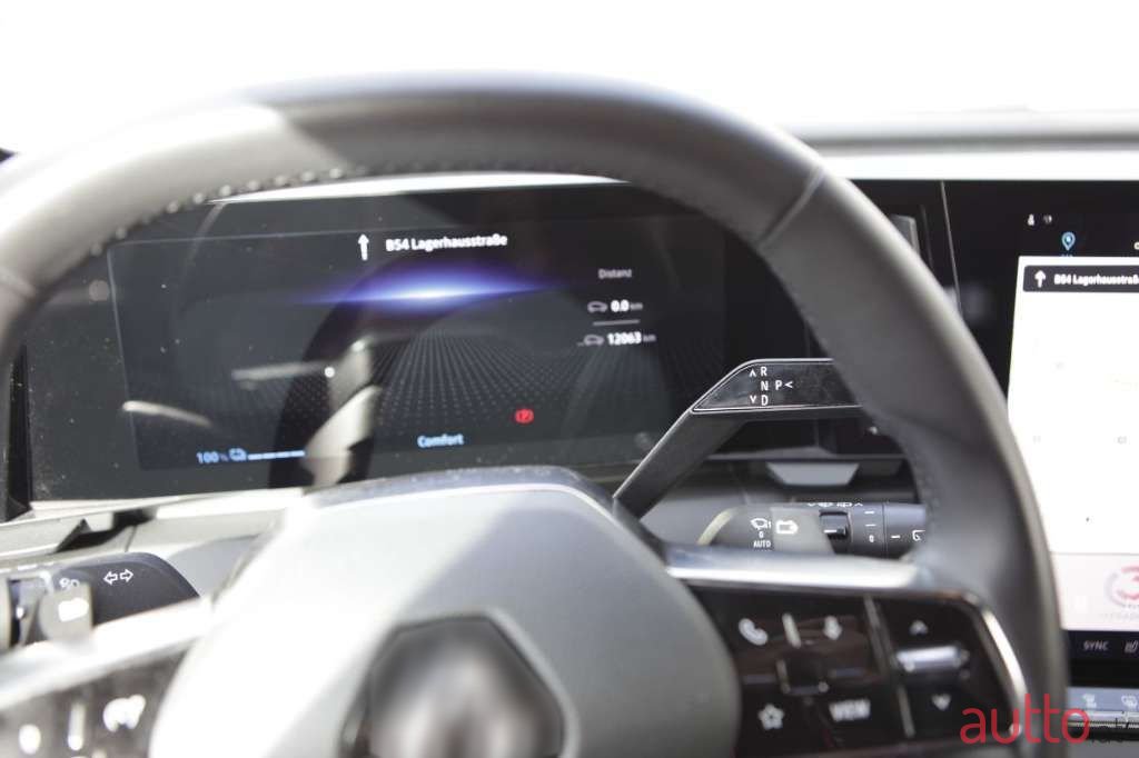 2022' Renault Megane photo #3