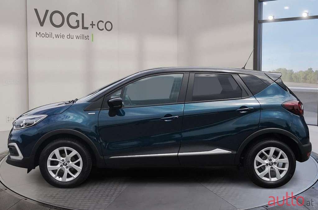 2020' Renault Captur photo #2