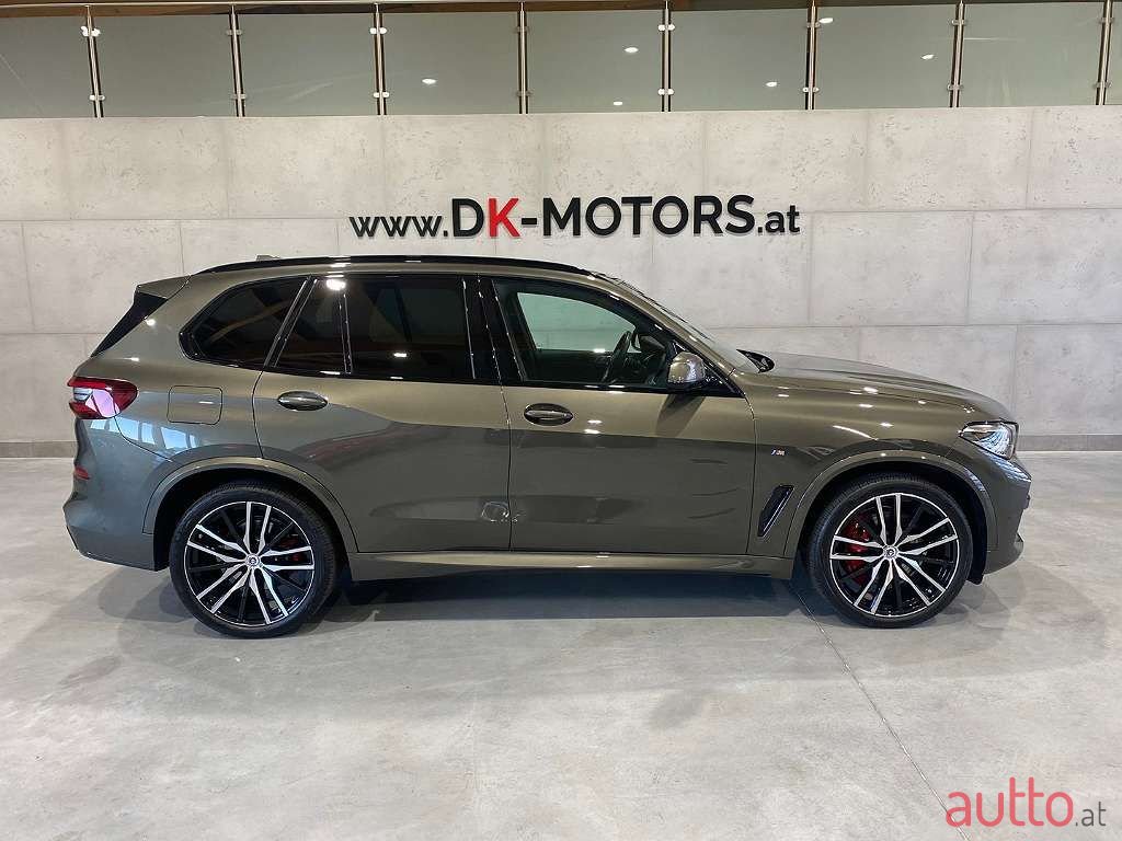 2022' BMW X5 photo #1