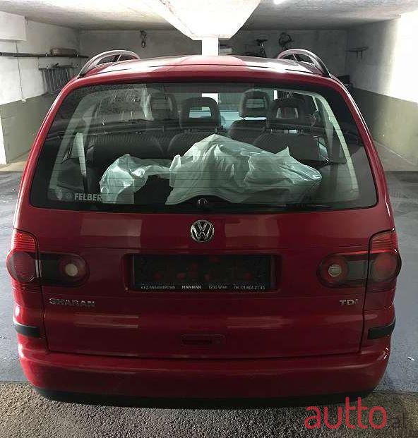 2009' Volkswagen Sharan photo #2