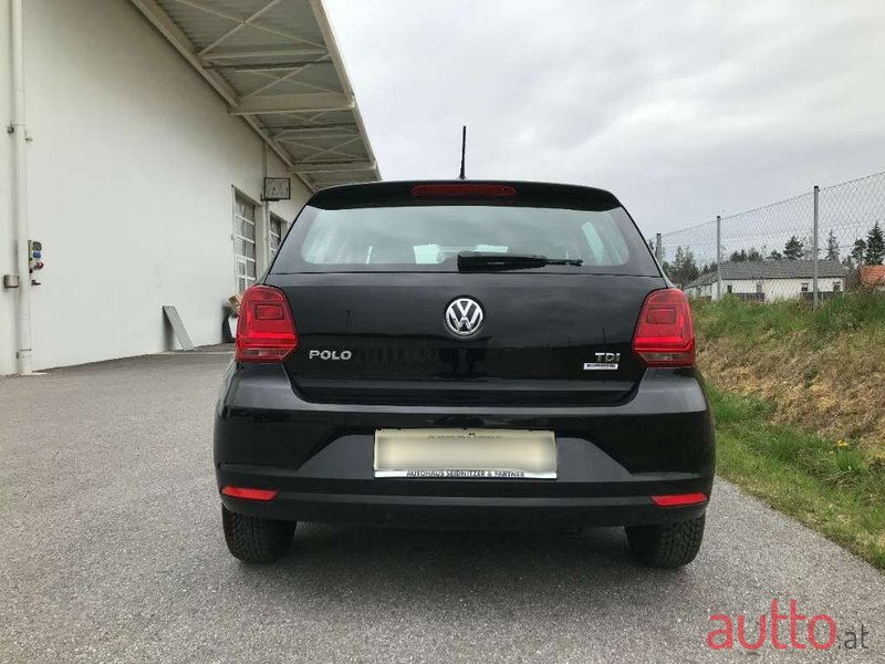 2017' Volkswagen Polo photo #4