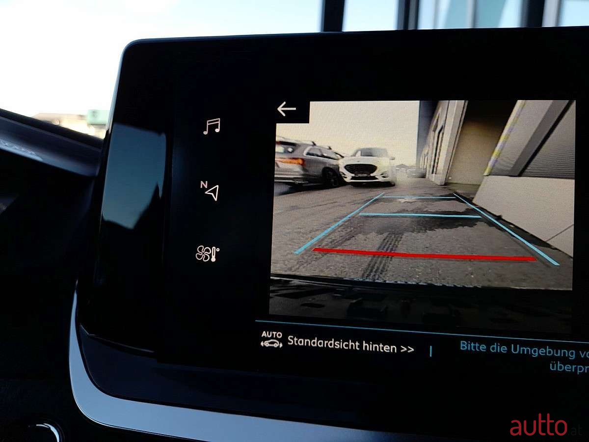 2023' Peugeot e-208 photo #4