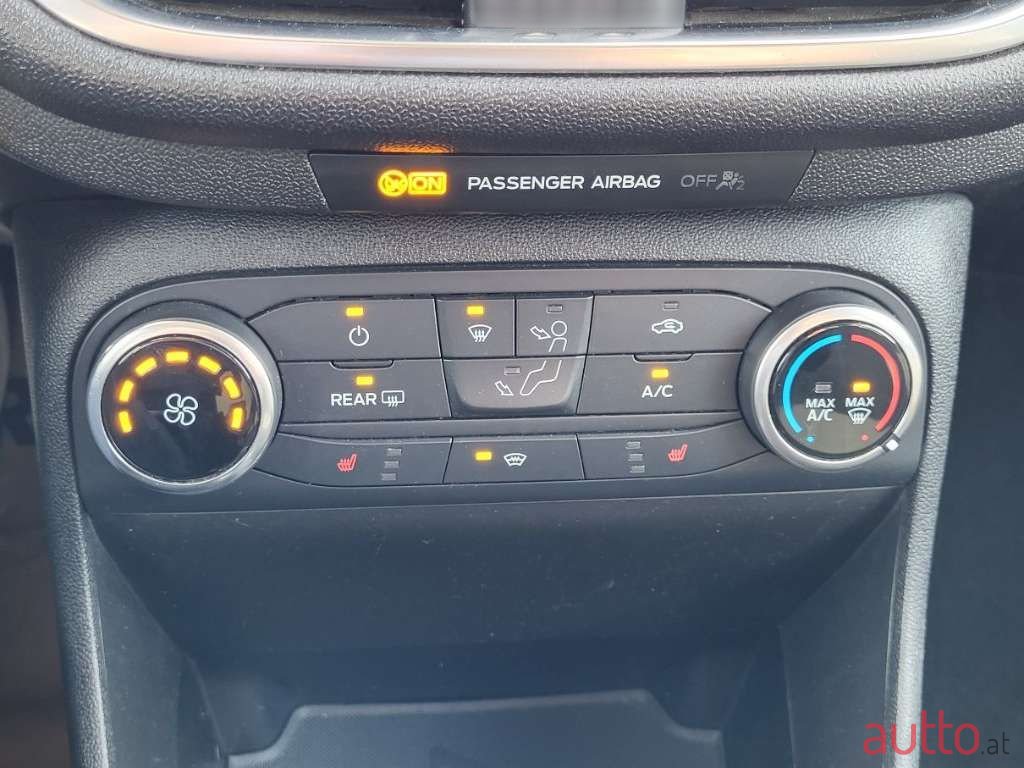 2017' Ford Fiesta photo #4