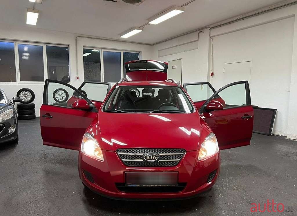 2008' Kia Ceed photo #2