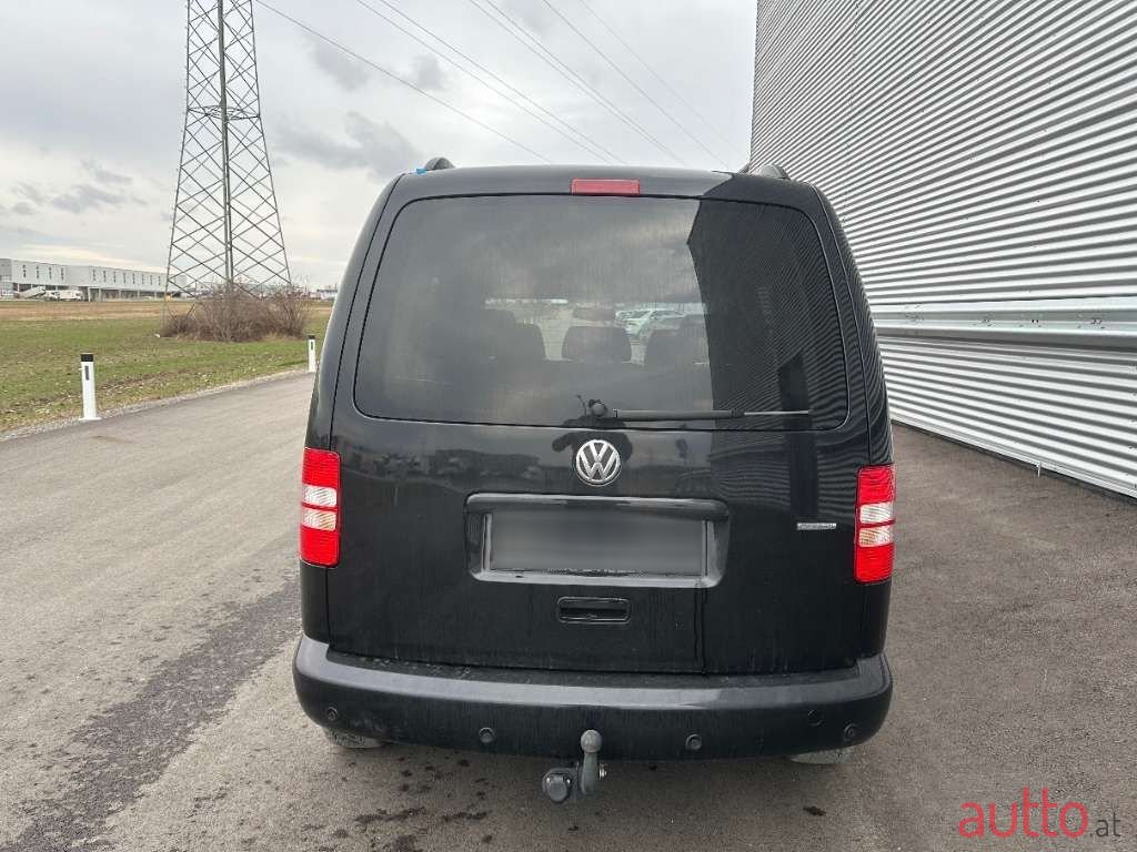 2011' Volkswagen Caddy photo #6