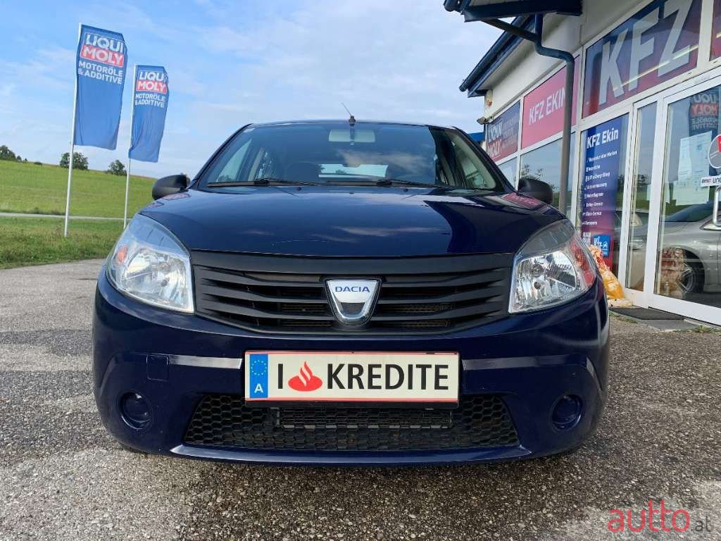 2010' Dacia Sandero photo #3