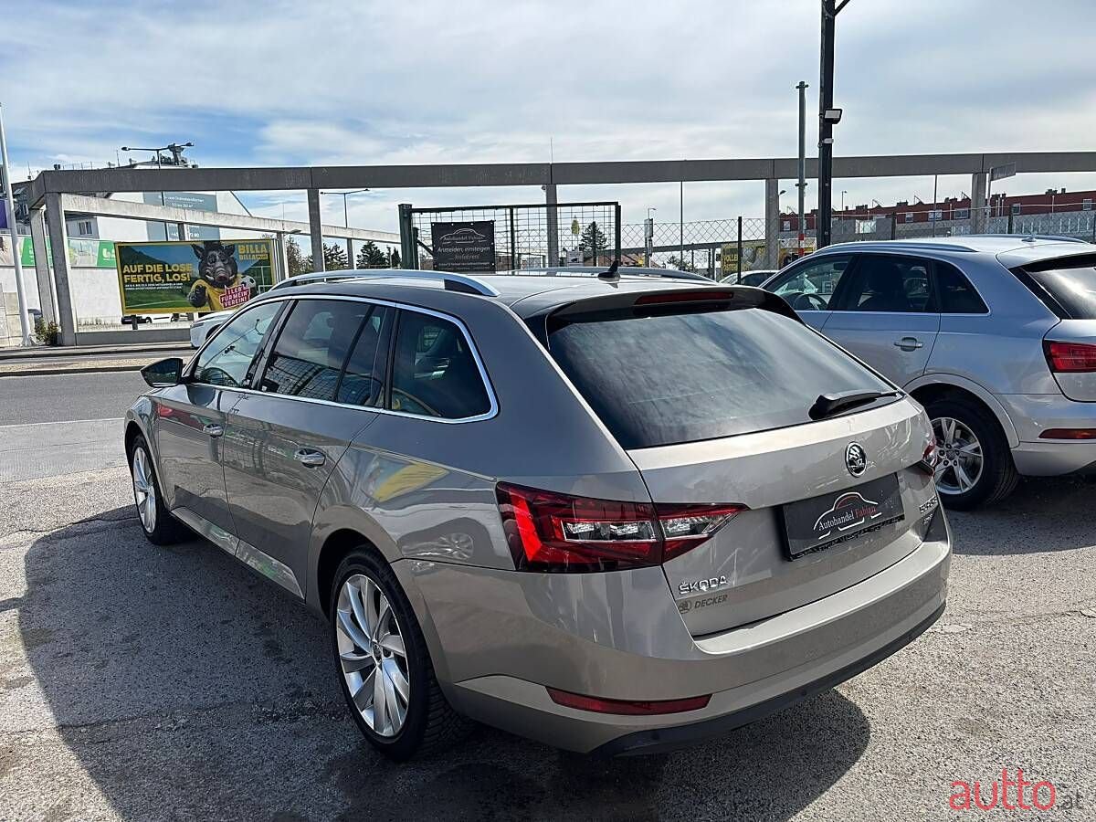 2015' Skoda Superb photo #4