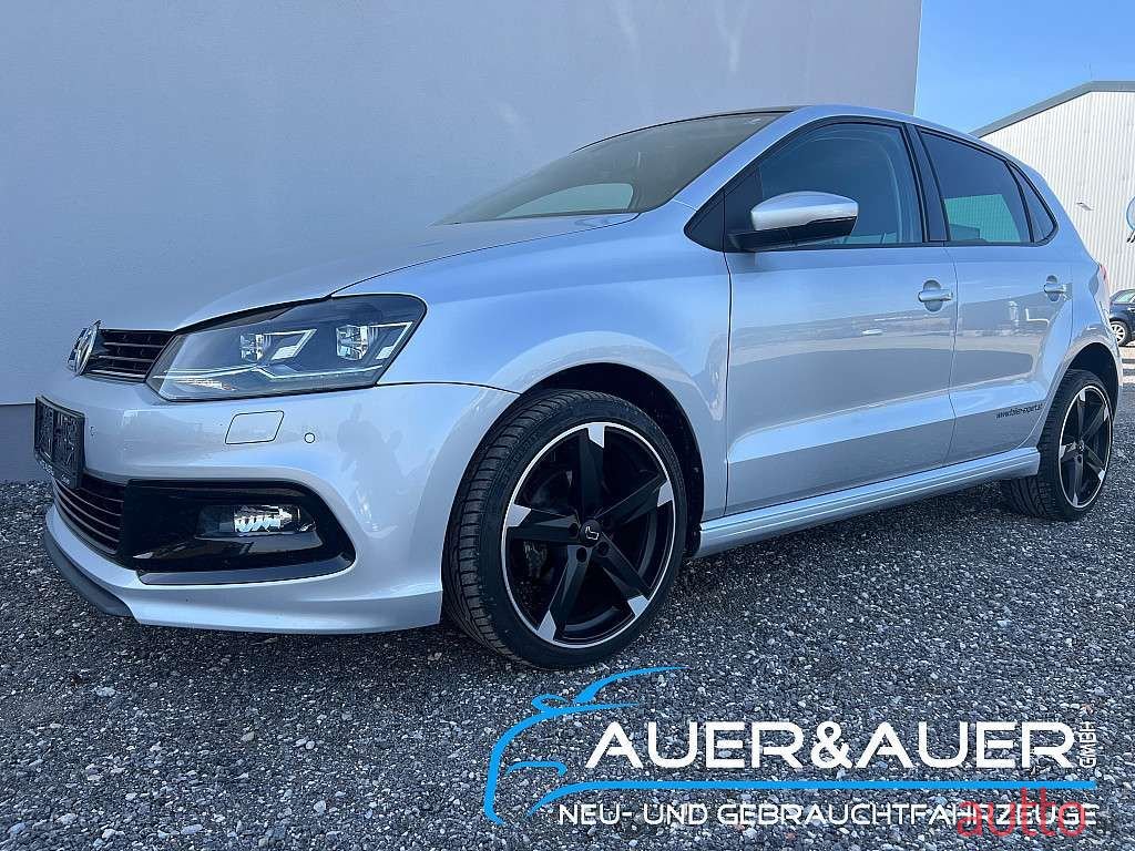 2015' Volkswagen Polo photo #1