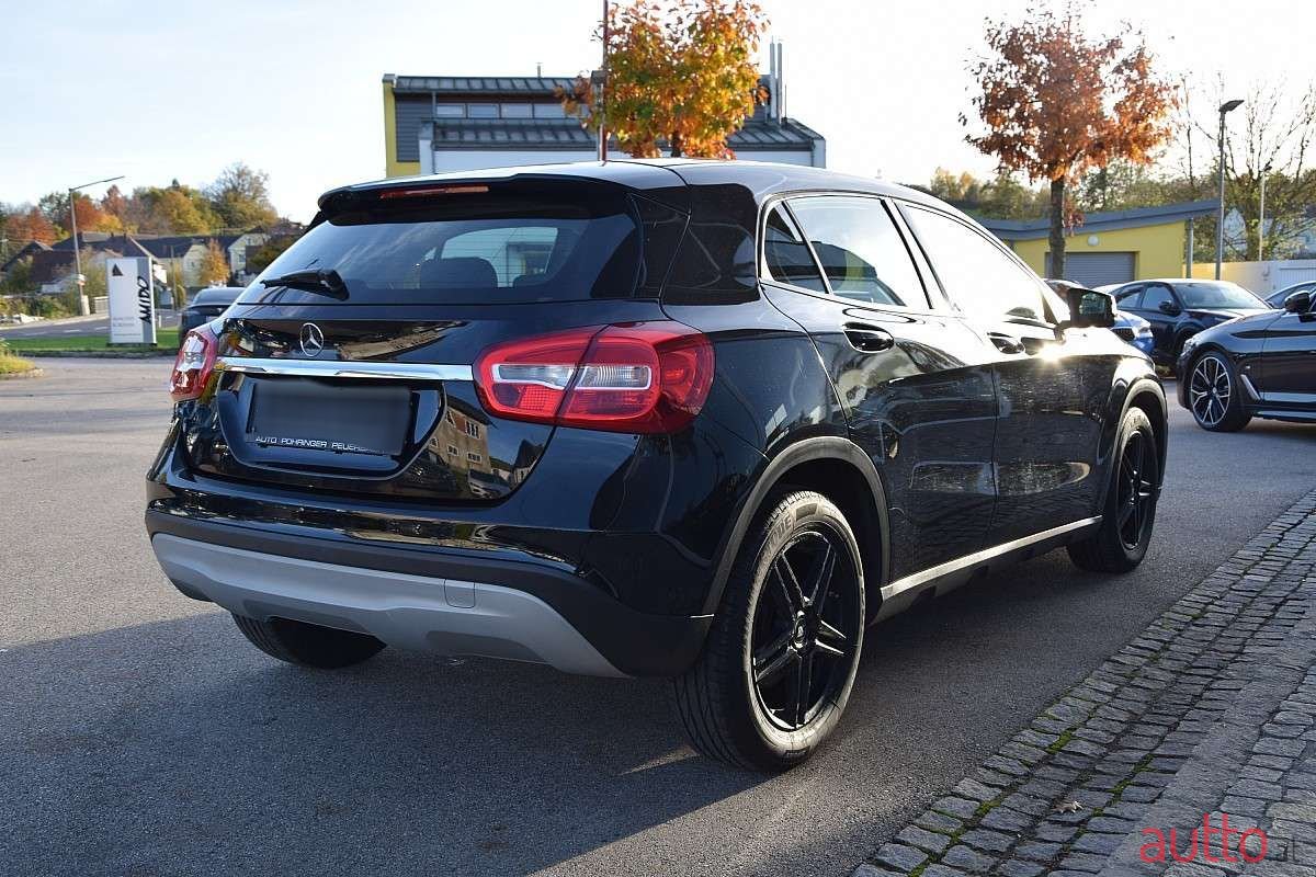 2016' Mercedes-Benz Gla-Klasse photo #3